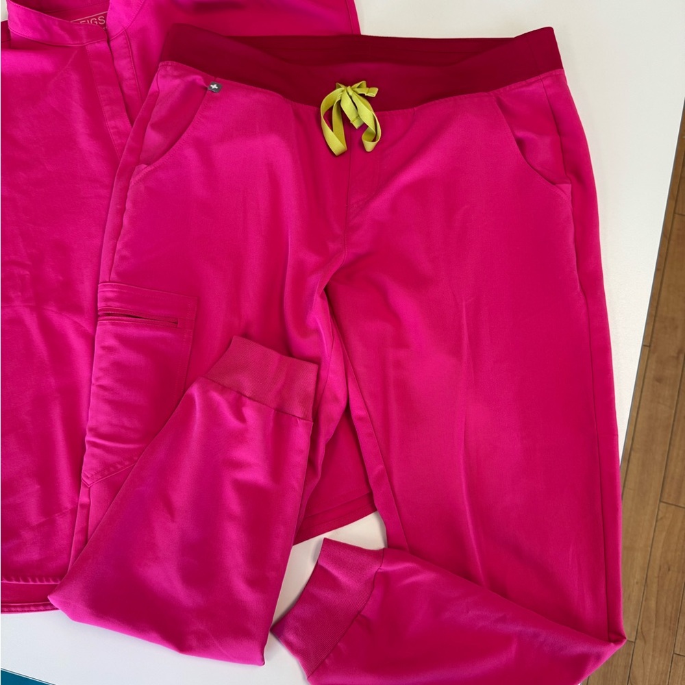NWOT Figs shocking pink scrubs